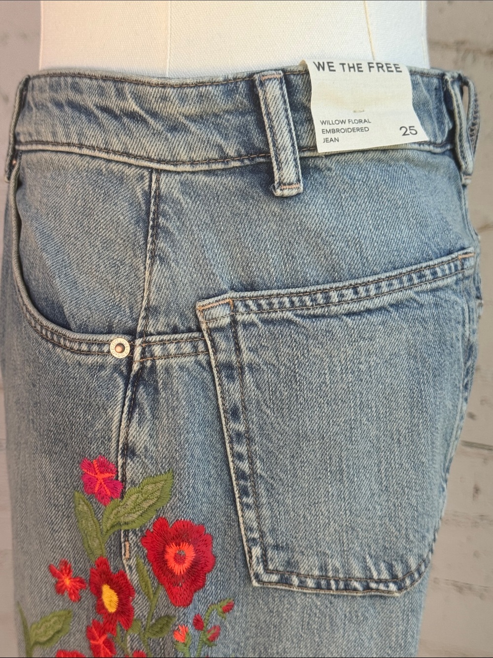 Free People We The Free Willow Floral Embroidered Jean Retrograde Blue Size 25 - Picture 11 of 16